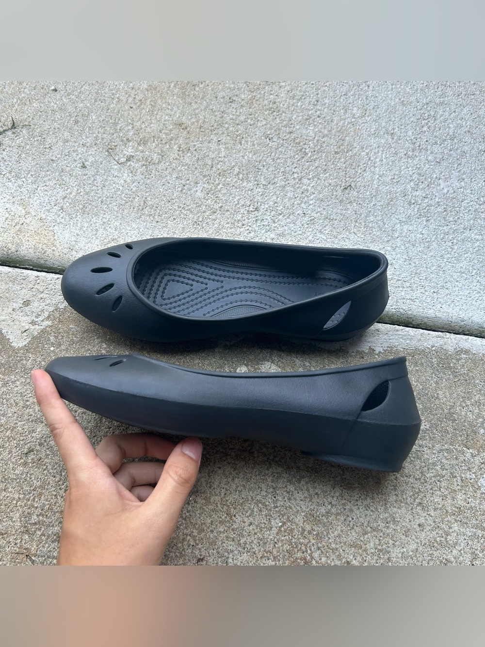 Women’s Black Crocs Slippers